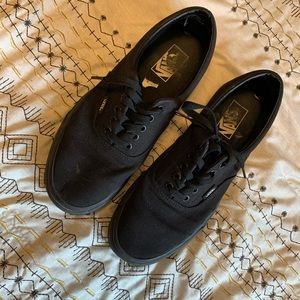 Vans sneakers 🖤